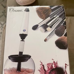 Make-Up Brush Cleaner